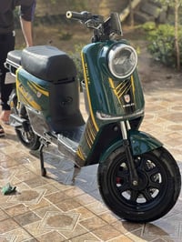 R11 • ٥ بطاريات ٦٠فولت • أكبر من R9