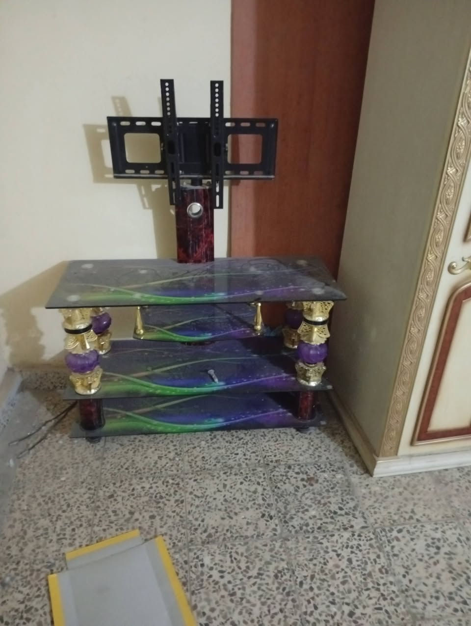 سلام عليكم غرفه لبيع نضيفه  شراي يتصل ***********
