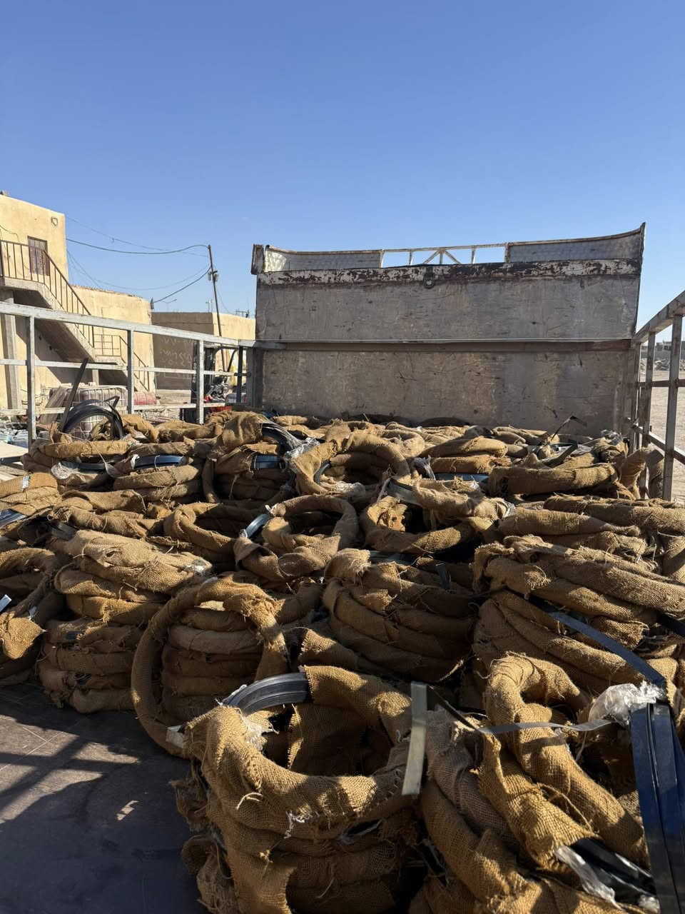 قيد نجاري اسود وزن الزوج ٤كيلو 

سعر زوج قيد ٧ الاف وربع 

متوفر خصم وعروض على الكميات الكبيرة 

ايظاً متوفر توصيل لجميع المحافظات 
للحجز والاستفسار يرُجى مرسلة الصفحه 
او الاتصال على الرقم الأتي :***********
