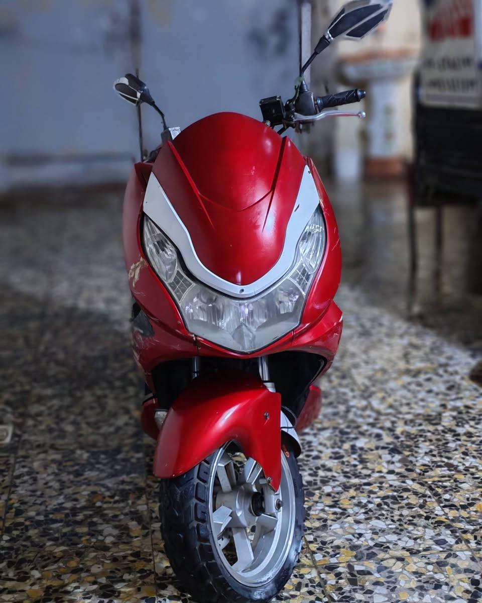 السلام عليكم اخواني دراجه PCX جيل اول كهربائيات شغاله بس الاشاير وكفن نكره سلف الكابريتر يرادله تنضيف السعر 550 العنوان مدينة الصدر الرقم: ***********
