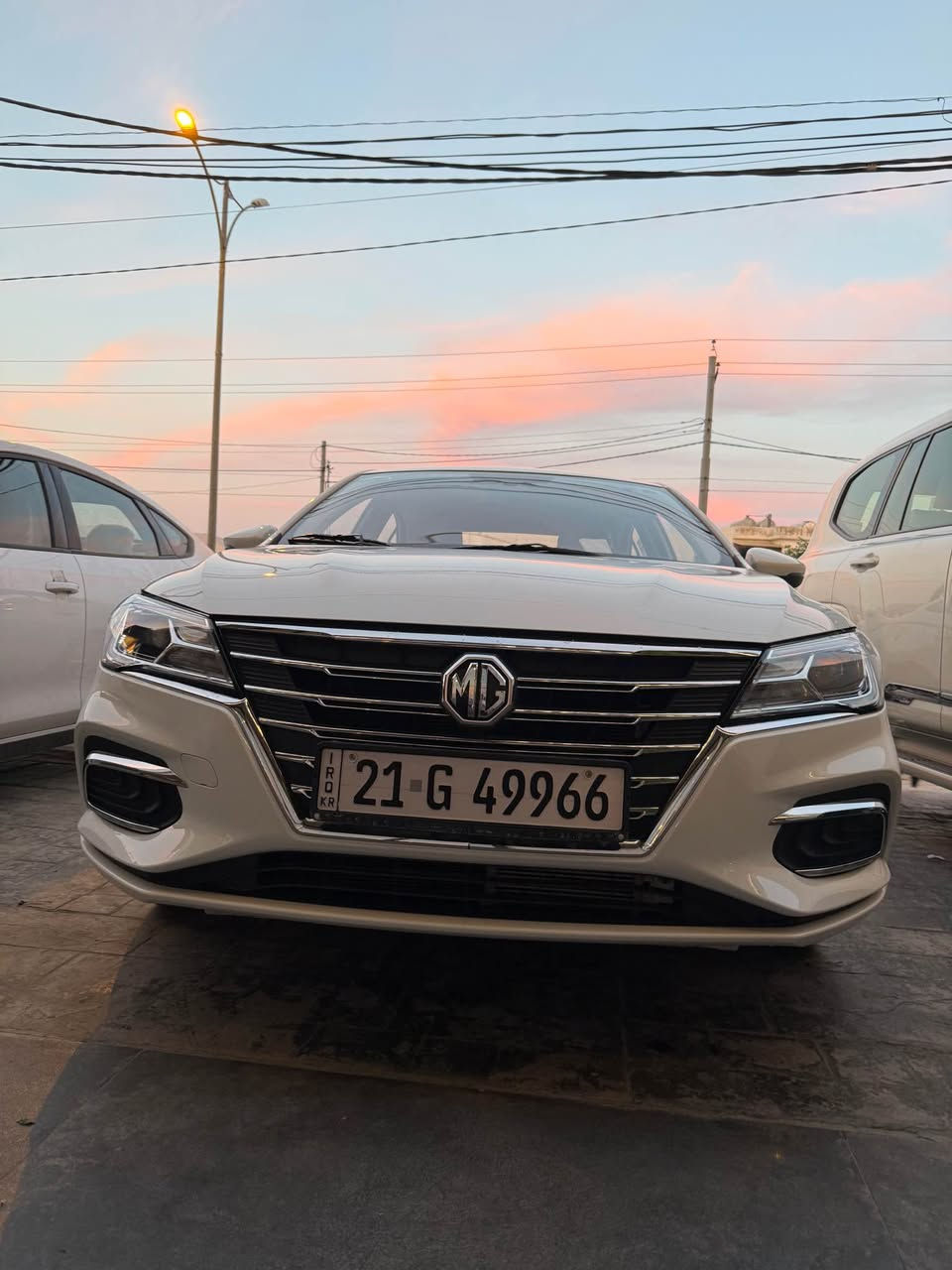 السلام عليكم 
mg5 2025 شكل قديم
سيارة جديدة بعدهة بالضمان 
ماشية 18،000
مواصفات stander
 اربعة سلندر
محرك 1500
Abs
ebd
tpms
مانع انزلاق
مرايات كهرباء
اشارات بالمري
داخل اصفر 
تحديد سرعة
تحكمات ستيرن 
شاشة تدعم apple car play
usb
اربع سماعات 
كاعيات اصلية مالتهة 

السيارة مكانهة سليمانية ***********
110 السليمانية, العراق
