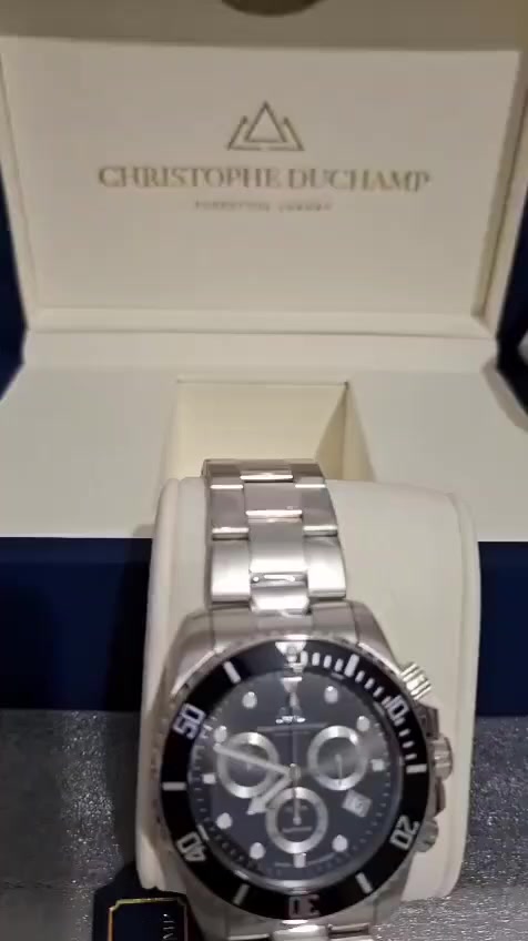 السلام عليكم جميعا للبيع
ماركه كريستوف دوشامب جديدة غير مستخدمه نهائيا مع 
جزيل الشكر


**إذا كنت صاحب هذا الإعلان وتريد حذفه لأي سبب، رجاءا أرسل رسالة إلى الدعم الفني**
