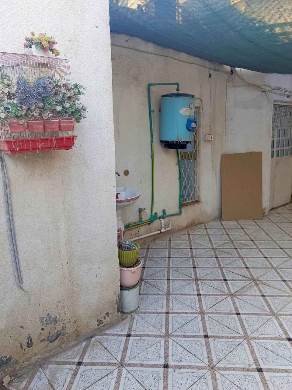 السلام عليكم
: مشتمل للايجار: يحتوي ع غرفه وصاله واستقبال ومطبخ وصيحات وطارمه 
التواصل ع الرقم: ‏‪***********‬‏
العنوان: حي الاطباء قرب كفيل18
السعر: 400
