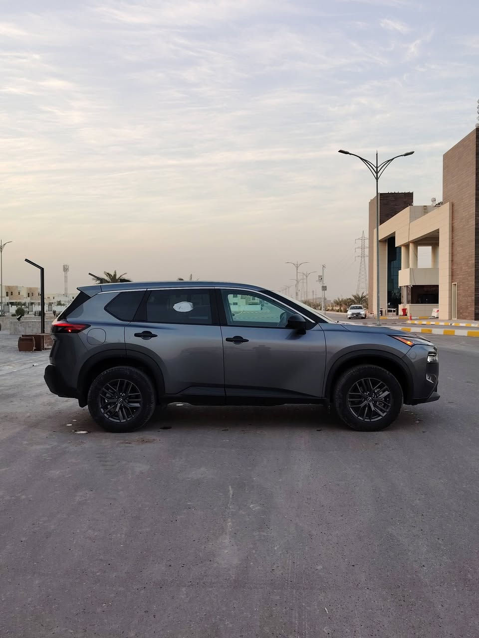 السلام عليكم للبيع بسعر 147 نيسان روج 2023 كلين مابيه صبغ فقط تكحيله براس البنيد بدون رقم تترقم محافظات السياره ماشيه 12 الف اخت الزيرو الموصفات بصمه تحديد مسار رادارات نقطه عمياء السياره على وضع الشركه 5 انظمة قياده حيل حلوه وناعمه بانزين عادي تمشي العنوان تكريت
***********
