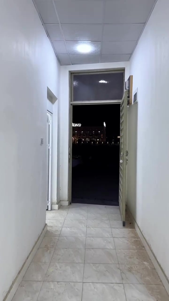 🏡 دار سكنية للإيجار حي المعلمين الثاني
📍 المساحة: 130 م² (ركن)

🛣️ شارع: 20 متر

تتكون من:

• استقبال
• صالة
• غرفتين
• مطبخ
• صحيات
📞 للاستفسار والمعاينة:
يرجى مراجعة مكتب الشامل أو الاتصال على:

☎️ ***********
☎️***********

— مع ‏الشامل للعقار‏ و‏‎Murtada Al Taee‎‏ في ‏‏السماوة‏‏.
