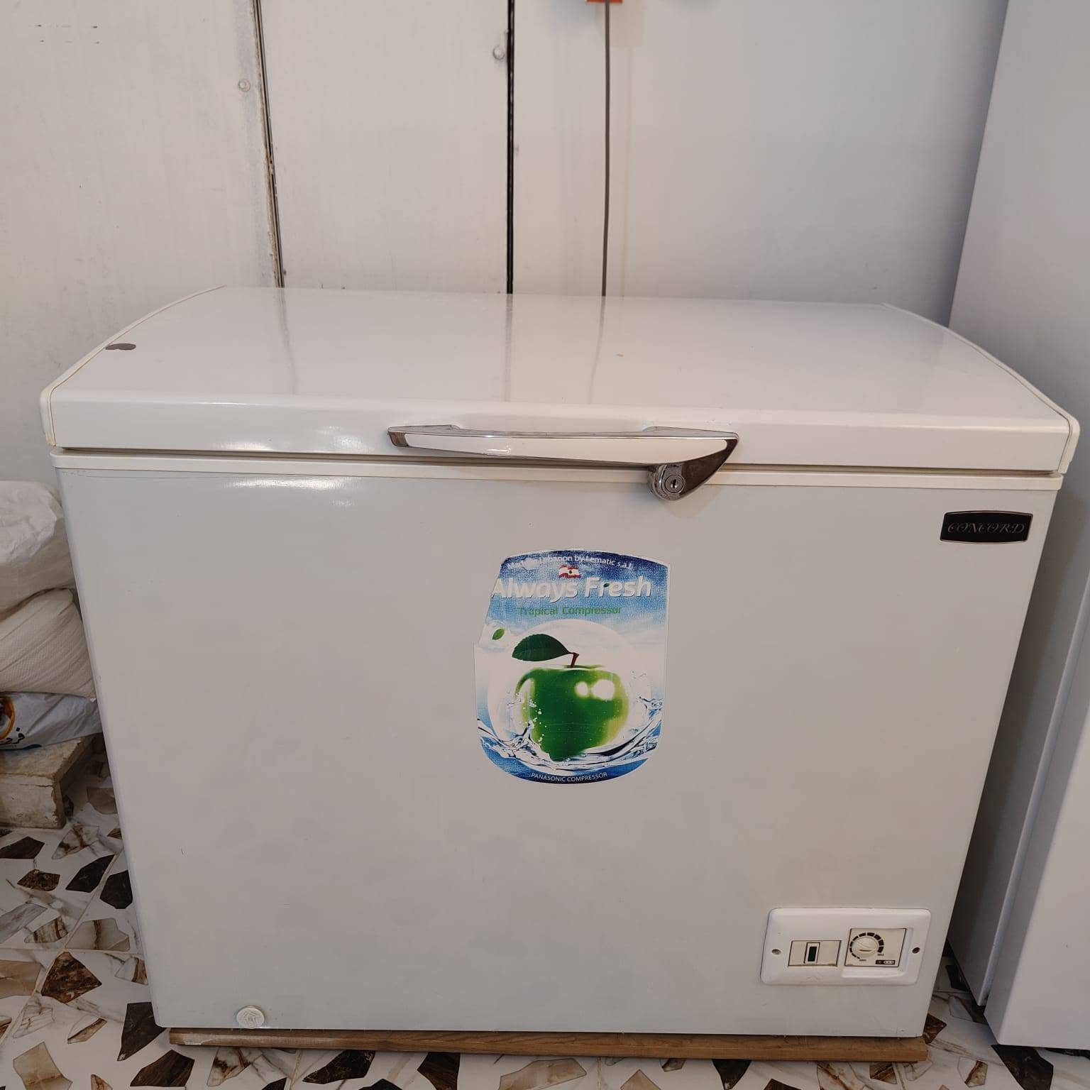 ثلاجة و مجمده مع تيبلام العنوان المهندسين الاتصال على الرقم*********** مكلف بالنشر
