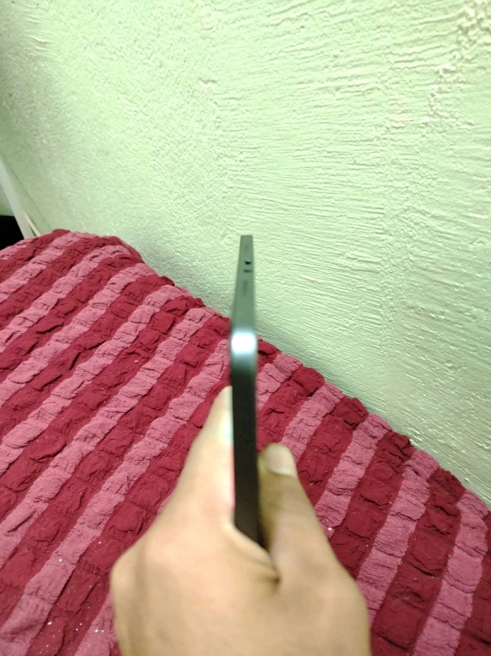POCO PadM1 
ذاكره 256
60فريم 
شاحنه 33W من الصفر الميه خلال ساعه 1
ضمان سنه صيانه و برمجه 
مستخدم 17يوم فقط 
سعر 425
العنون البراضعيه كليه الطب 
الرقم تواصل *********** او ***********