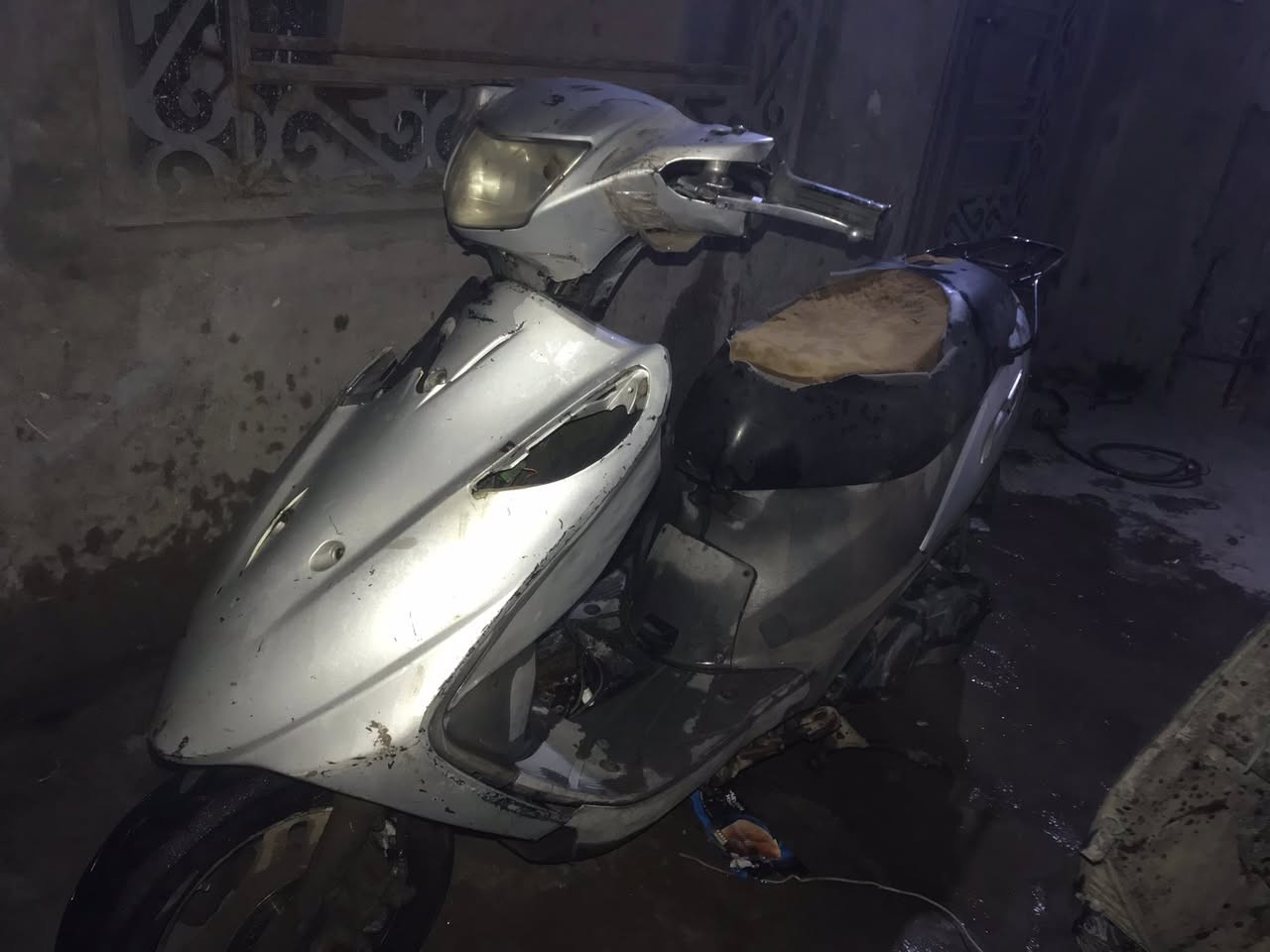 سلام عليكم دراجه ساسوكي ياباني 120 الدراجه نوزل سلف شغال نوزل شغال جويترها كامل كفرات فقط الامامي مكسور شويه دراجه طافيه بسبب ناريه فقط ناريه لا تجفيت ولا غير شي سعر الدراجه 125 بي مجال كلش قليل 
***********فقط واتساب
