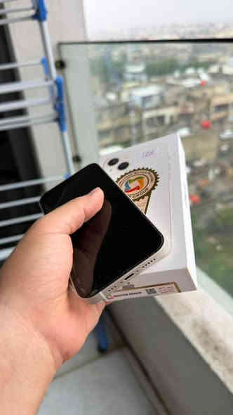 السلام عليكم 
ايفون 13 عادي للبيع فقط 
ذاكرة 128 
ضمان ماستر 
الجهاز ليبل واحد ممفتوح وجدا نضيف وغراضه كامله 
بطارية 81
العنوان بغداد البلديات 
***********
