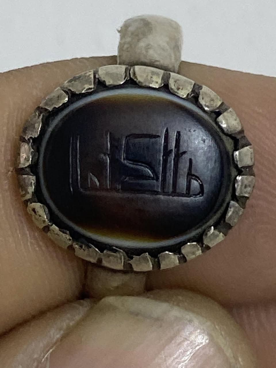 متاح البيع عنوان بغداد م الصد ***********
