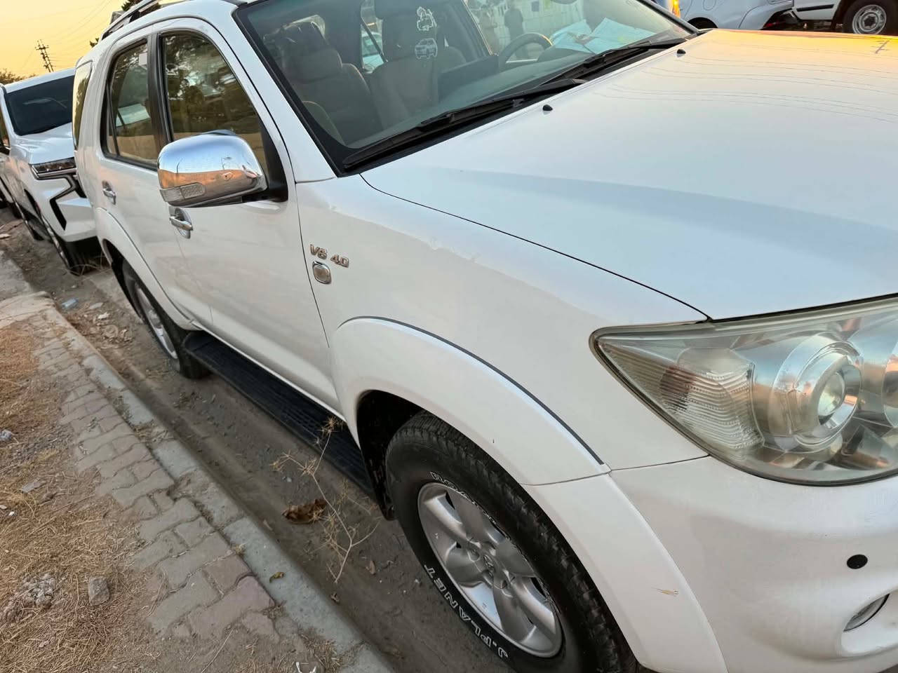 للبيع تيوتة فورجنر ٢٠٠٩ جديد جديد 
محرك مامفتوح ٦ سلندر 
ديل اكسل تبريد مركزي 
فيتبم شركة باقي عليها
اسبير مانازل 
٢ سوبج بلادي موجود
تبريد ثلج
بدون صبغ بدون تعديل ✅
ماشي ٢٠٠ الف حقيقي
دعامي ال دعامي بشرط 
تخم تاير جديد 
صدر و حدادية كلهة بشرط
سنوي جديد و بسمي و بي حصة بنزين ⛽️ 
مكان كركوك 
مراوس حسب قناعة 
***********
