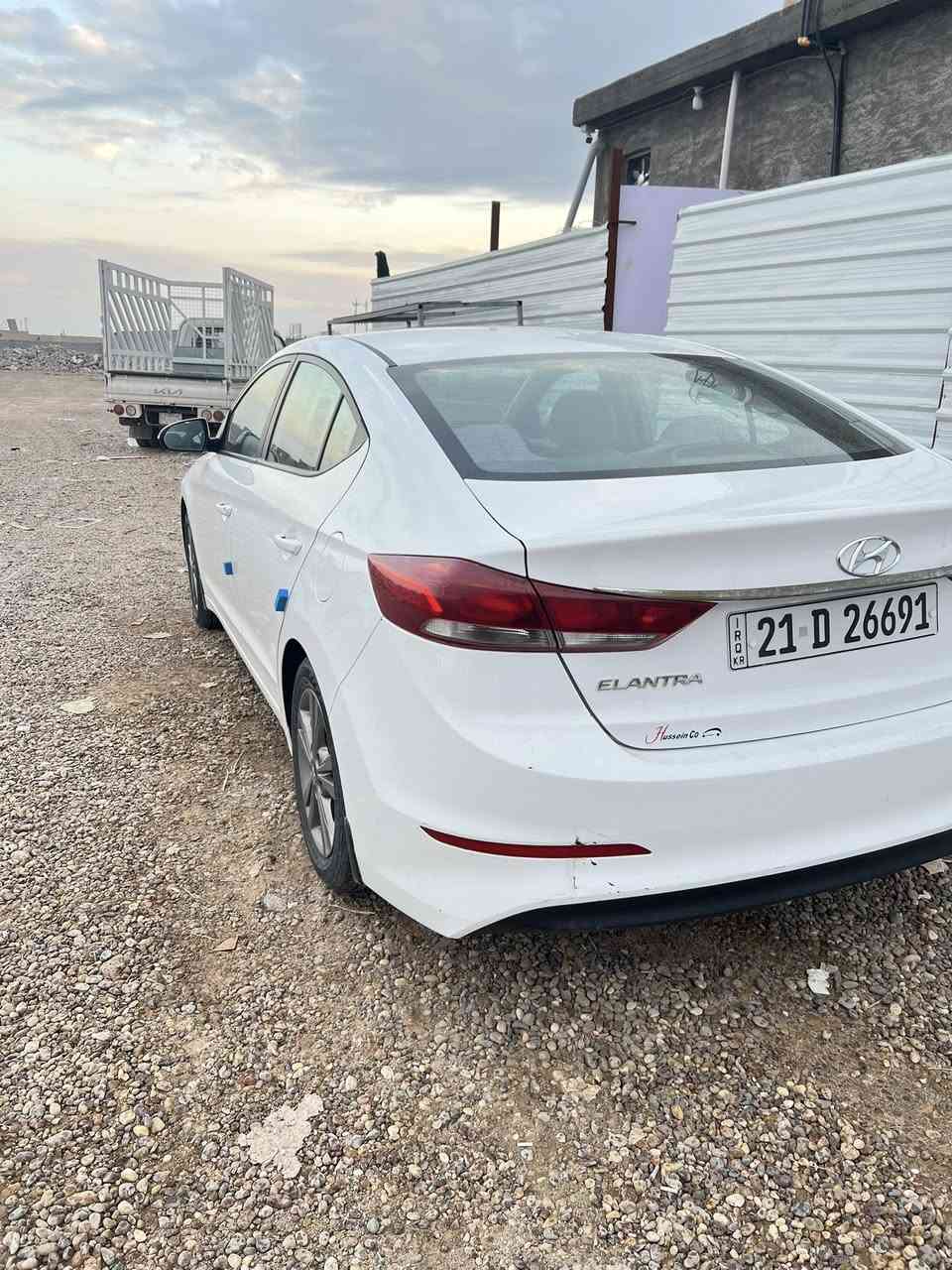 النترا هونداي خليجي موديل ١٧ رقم سليمانية تحويل ثاني يوم
مضاف لها منظومة غاز حكومية 
بيها باب اليمين مصبوغ نص مأشر بالسونار 
ومفتوح البنيد والجاملغ اليمين  الايرباك مأشر بسبب حساسات الستيرن واكفات ماطاك الايرباك 
السعر ١٤٣
بغداد
***********
