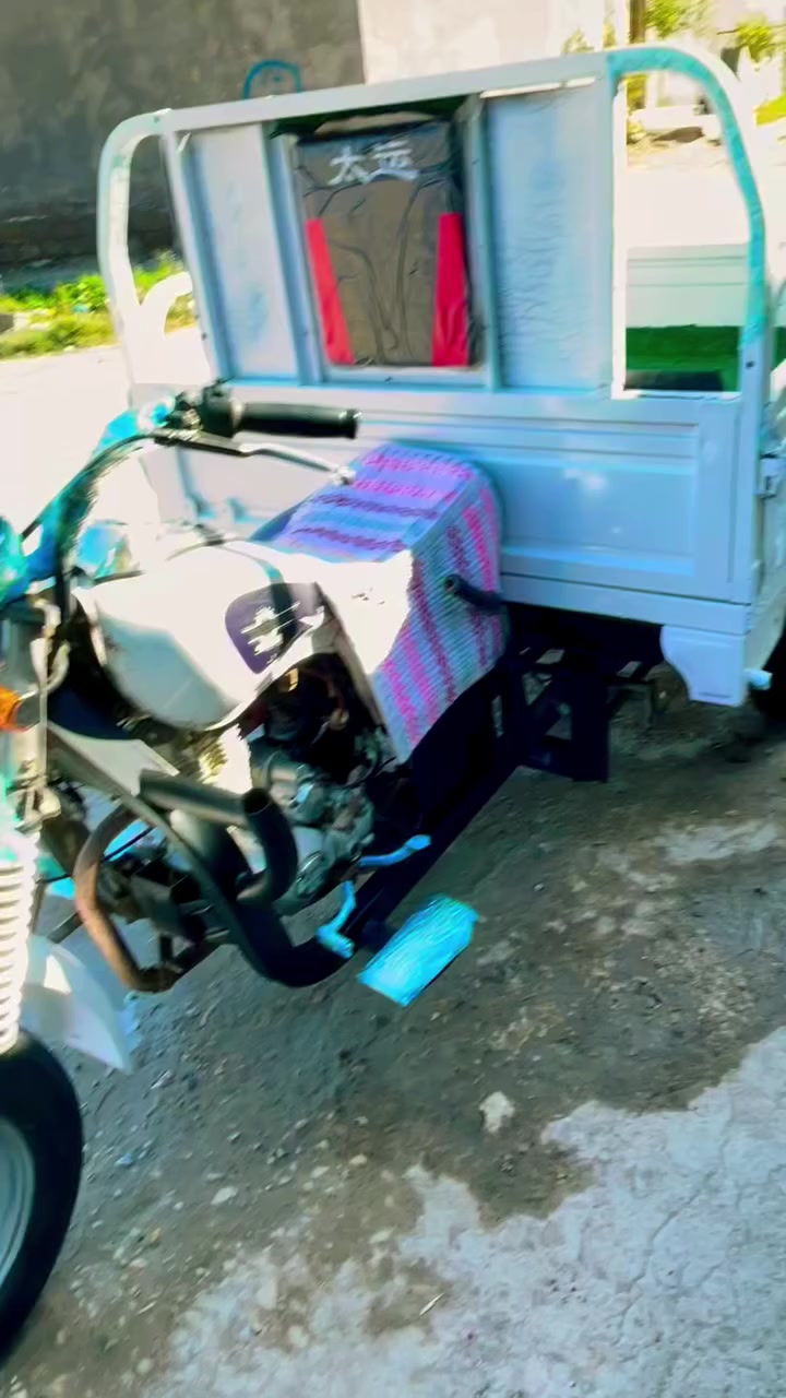 السلام عليكم
ستوته دايون 

مديل 2014

محرك جديد

مامفتوح محركهه 

تايرات جدد 

وراق صوليه 

كهربائيات جدد

سلف هندر 

شاير شغاله 

شاصي مكفول 

ركبه مكفوله 

مكاني ناصريه قضاء الرفاعي 

نتصل وبلخدمه 

***********
