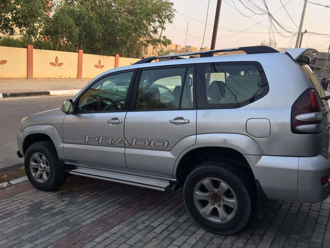 سلام عليكم
ابرادو 2007 خليجي وكاله الساير  4 سلندر 2700 
رقم ديوانيه دفع رباعي 7راكب 
بيه 3 قطع صبغ بدون دواخل وبيه جراد بسيط 
محرك وكير ممتاز حداديه 90‎%‎ تبريد ثلج 3 قطع مركزي 
سعر 128$ وبيه مجال مكانه كربلاء رقم موبايل ***********
