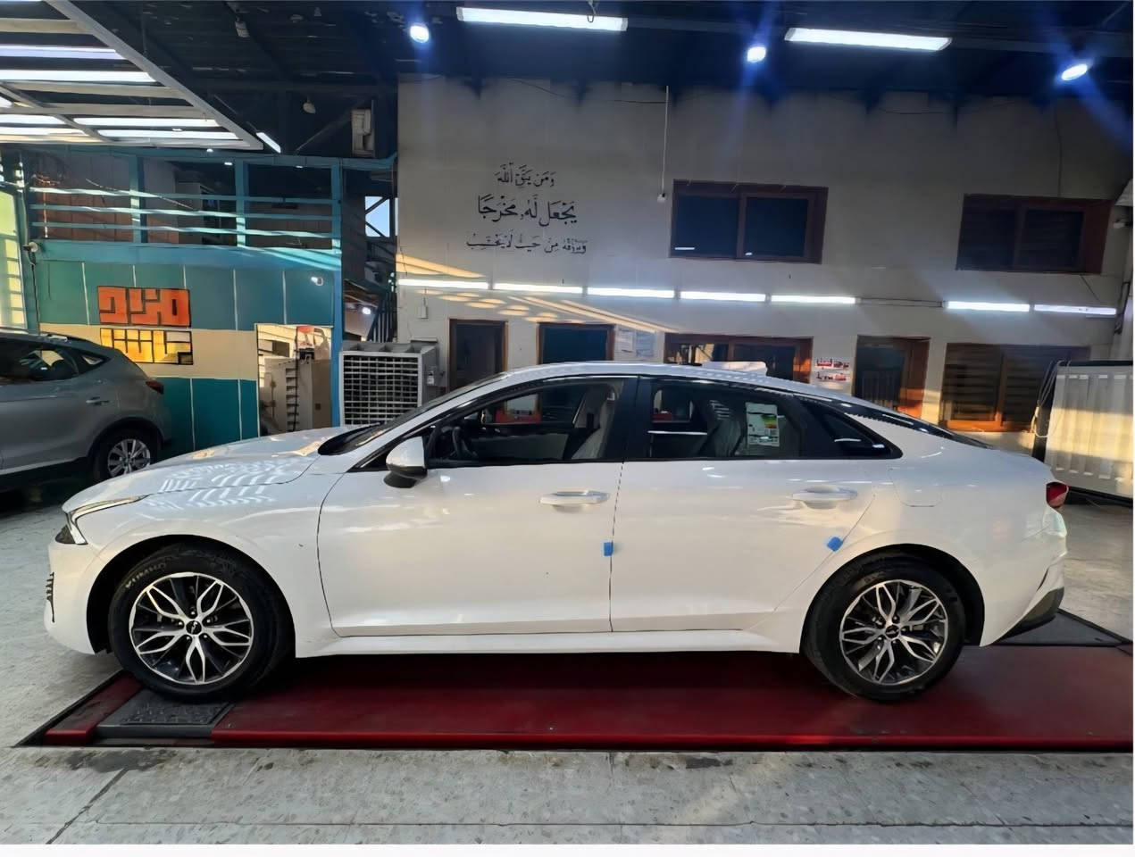 ا
السلام عليكم.كي فايف موديل ٢٠٢٢ خليجي ماشية ٦٢ الف كيلو قابل للزيادة مكفولة من الصبغ والبارد عدا رصعتين مال حصو .مواصفات عادية السيارة.كير محرك تبريد مكفول.عارضها ب١٩٠ ورقة وبيها مجال للطيبين.للاستفسار اكثر التواصل عالرقم ***********
