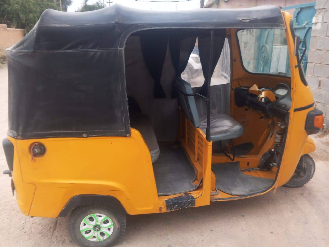 تكتك لبيع نضيفه كهربائيّ كله شغاله سلف تكتك اوراق اصولي  انه مكلف بل نشر *********** مكان بصره  ام قصر
