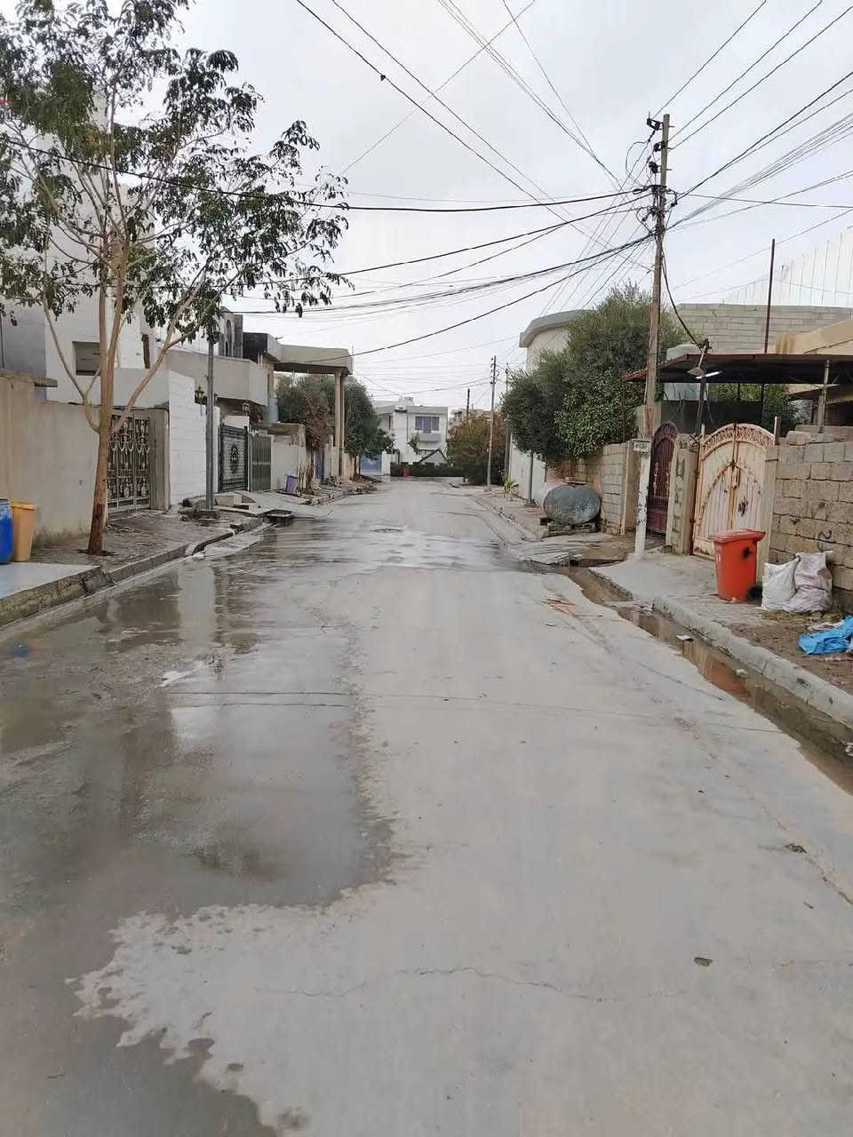 قطعه ارض للبيع طابو صرف 
المساحه 150 متر الواجهه 7,5 في 20

موقع حي الأسرى مقابل جامع المعراج مكان مميز 

للاستفسار اكثر 
 مراجعة مكتب الايمان ويايجلي للعقارات والمقاولات الكائن كركوك حي العسكري قرب جامع المعراج
***********علي
*********** ابو مصطفى يايجلي
*********** استاد محمود كركوك, العراق
