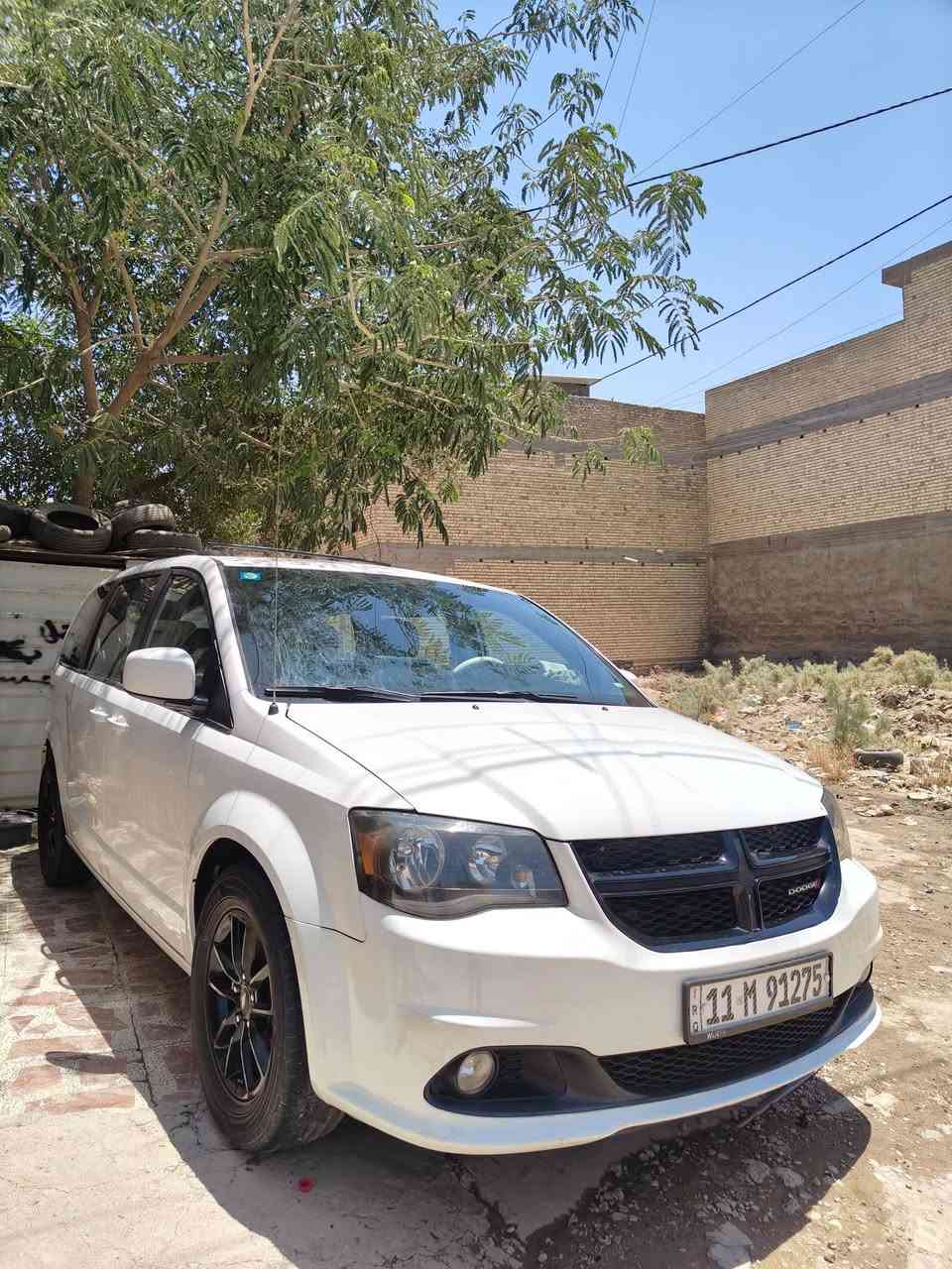 بيع فقط بدون مراوس
دوج كرفان موديل 2019
فئة sxtفول مواصفات ومعروفة مواصفات الفول
السيارة رقم بغداد باسمي سياره ماشيه 90 ميل حقيقي 
أبواب كهرباء 
صندوق كهرباء 
كشنات كهرباء 
تشغيل عن بعد
تبريد ٣ قطع
تحكم ستيرن جهتين
كشنات منفصله
محرك ٦ سلندر ٣٦٠٠
بردات خلفية 
فرس ثلاثي
الحادث جاملغ بنيد بدون واخل بدون ايرباك 
السعر 165ورقة وبيها مجال بسيط مكاني بغداد
واتساب فقط ***********
