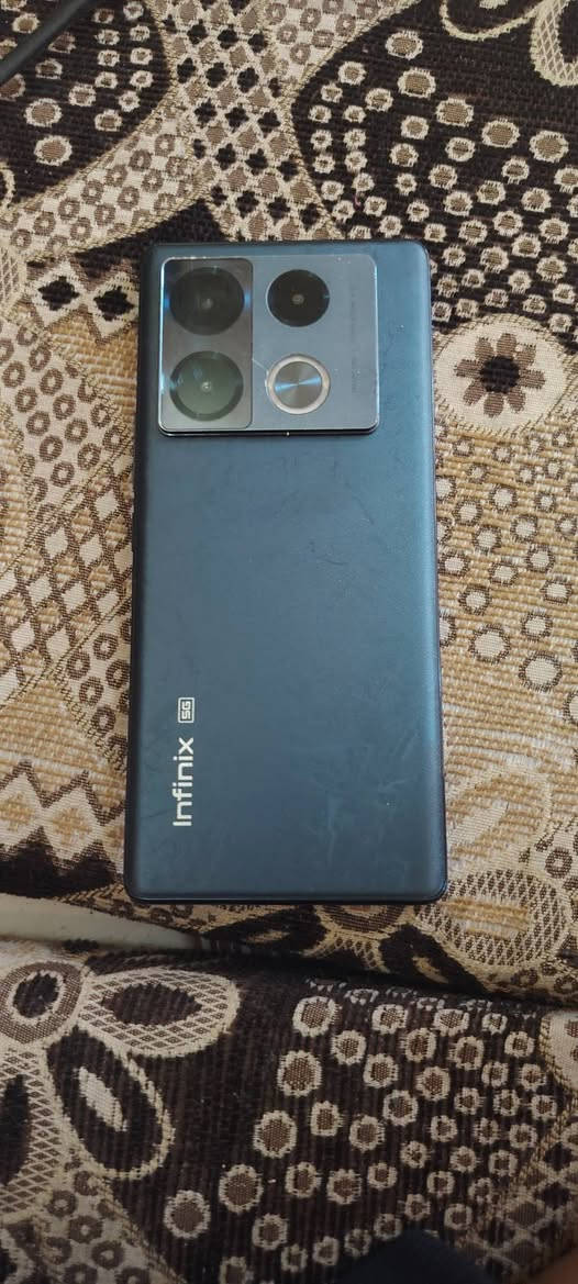 سلام عليكم انفنكس نوت 40برو 5g ذاكره 256 جهاز نضيف بيه بس فقط هاي كسور بشاشه ماماثره عليه ابد ماداخل صيانه سعره 150 وبيه مجال بسيط شراي اتصل او راسل واتساب مكلف بل نشر *********** مكاني ناصريه مركز

