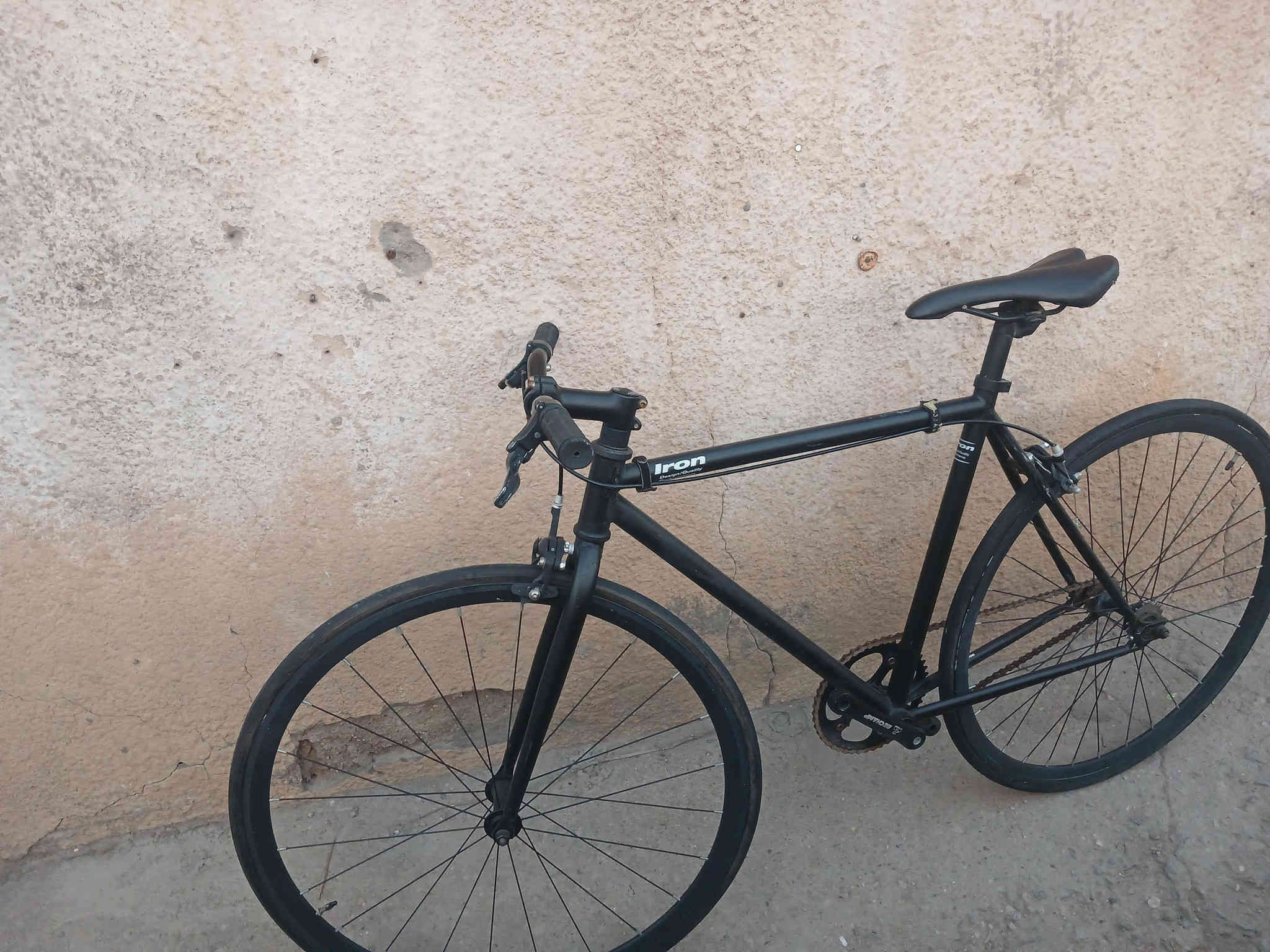 السلام عليكم كباتن 
متوفر دراجة نوع فكسد 
مثل ما واضح بالصور نظافة الدراجة مال باله ياباني 
السعر المطلوب[100الف]
العنوان البصره الجمهورية شارع المكاتب 
***********
***********
تحياتي للجميع أخوكم محمد المنصوري
