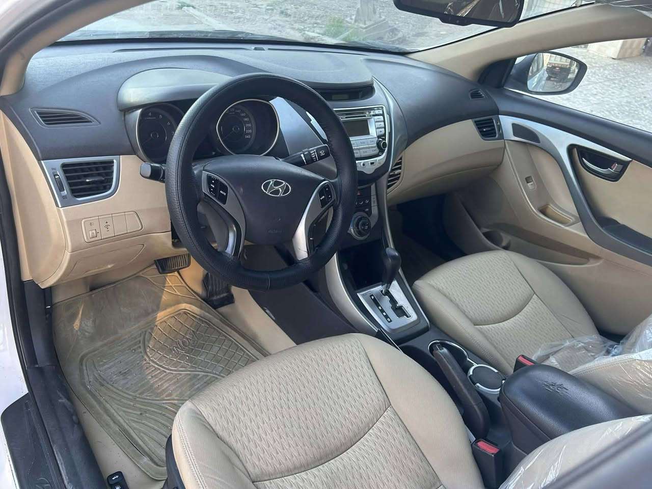 السلام عليكم النترا 2013 خليجي رقم بغداد بسمي سياره عله وضع الشركه ماشيه 64 مكفوله من الضربه ول صبغ ول تبديل حته الدعاميات اقل الشبر بارد فقط مكينه 1600 سياره جديده سبير منازل السعر 117 وبيها مجال مكانها بغداد حي القاهره ***********
