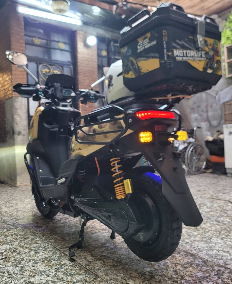 السلام عليكم..دراجه اباتشي...زيروو..غير مستخدم استيراد  حيدر النيار...وينلي...السرعه 100.k..الفعلي مع الوزن .90.k..عدد البطاريات. 6.مسطره وكالة وينلي ..الملف 3500.w... عدد التحويلات ..1..2..3..4..R...اطارات جبلي ..قياس 12...تشغيل بصمه..سويج ..وكارت...شلعه بطناش شرط الفحص...الدراجه (زيروو..زيرو..زيروو) غير مستخدم..شاحنه اصليه تدعم الشحن السريع والأيقاف الذاتي...وصل المعرض بيه..السعر ( مليون و50) فقط..السعر قفل ....مكاني بغداد الشعب...الشراي يتصل..***********...واتساب متوفر...
