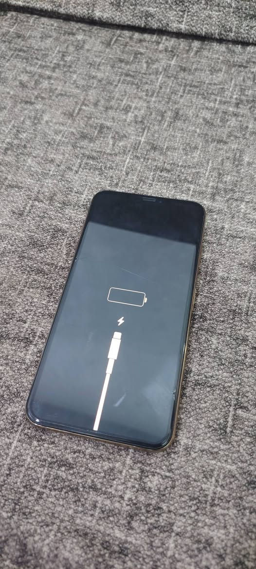 ايفونx  max
مبدل شاشه وكامرته تشتغل بس بيها خطوط الجهاز يطفه ويشتغل يرادله تصليح بورد ماعرف نظام 
الباقي شغال فيس ايدي كلشي ابيعه على صكاطه قيمه بالي يرضي الله واخذه


**إذا كنت صاحب هذا الإعلان وتريد حذفه لأي سبب، رجاءا أرسل رسالة إلى الدعم الفني**