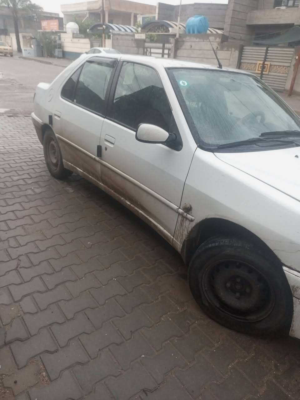 بيجو 306بلاديه مكفوله من الضربه والصبغ مبدل بس البنيد الصدر مبدل جديد المحرك مكفول من التنقيص والتبخير التبريد شغال ثلج  السعر 48بيهه مجال المكان بغداد اليوسفيه وهذا رقم صاحب السياره***********///***********
