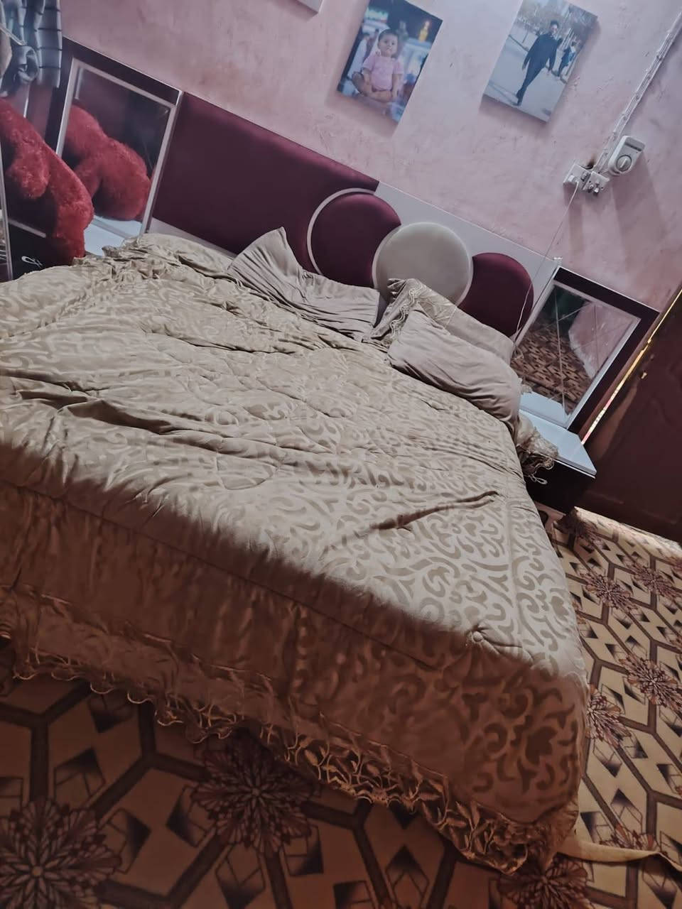 غرفه كامله وهاذه الكنتور مفتوح بابين كبار سلايت السعر ٢٠٠ بيع مستجل المكان كربلاء حي العسكري وهاذه رقمي ***********
