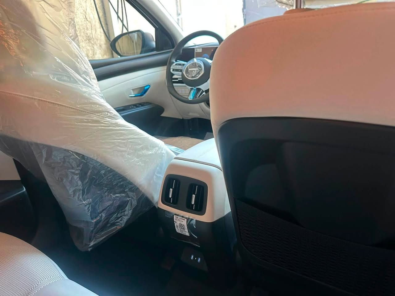🚘 تم وصول وجبة جديدة 🚘
هونداي توكسان
📅 موديل 2025
✨ زيرو صفر

🔥 عرض خاص لمدة 3 أيام فقط 🔥
💰 أسعار تنافسية

📌 مرقّم وجاهز
📄 رقم أربيل الدولي الجديد
🎁 وكالة + تحويل + عقد مجاناً

🔧 المواصفات:
• شاشة
• كاميرا
• كشنات كهرباء وتبريد 
• بردات
• كير 2000
• ناقل حركة AT – 6 سرعات
• حساسات أمامية وخلفية
• لايت LED
• تحكم ستيران جهتين + أوامر صوتية
• مرايا شفط
• بصمة
• تشغيل عن بُعد
صندوق كهرباء 
ويل 19 كبير 
📍 المكان: بغداد – الكرادة

📞 للاستفسار ***********
