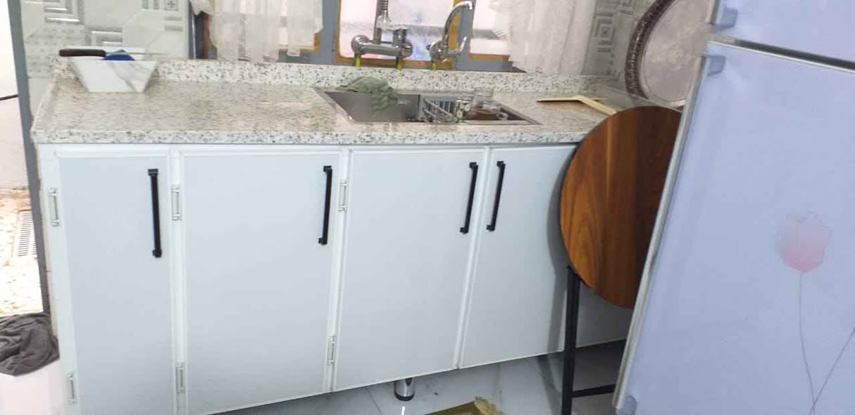 كاونتر الالمنيوم لون ابيض وجرارات خشب
جديد مابي ولا شخط وبي سلة ماعيين داخلية.
ومقسم منظفات
فصلته قبل شهر
اريدة ب مليون و٤٠٠ وبي مجال بغداد, العراق


**إذا كنت صاحب هذا الإعلان وتريد حذفه لأي سبب، رجاءا أرسل رسالة إلى الدعم الفني**