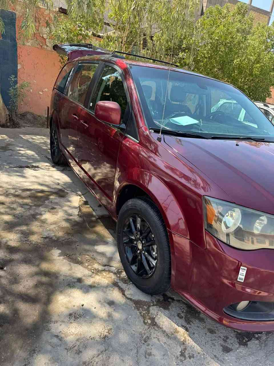 السلام عليكم 
دوج كرفان موديل 2019  فول مواصفات SXT بيبان كهرباء جنطه كهرباء بدون حادث سرقه قطع الجاملغات الاماميه والبنيد والسونار موجود بالمنشور  السياره جديده وجاهزه رقم بغداد صور الحادث مرفقه بالمنشور مكاني بابل السعر162 اي استفسار ‎0785 412 0520
