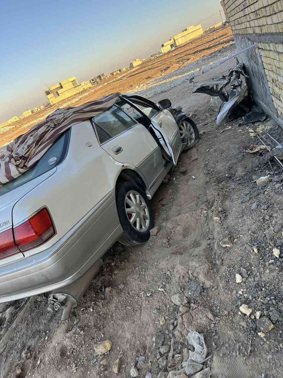 موديل 2000 رقم ذي قار تحويل ثاني يوم  قرار 48 
مكان السياره ناصريه 
***********
السعر 52
