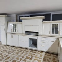 كاونتر موديل ملكي مستخدم شي قليل جداً قياس 5امتار و25سم  وسنك مترين و ...