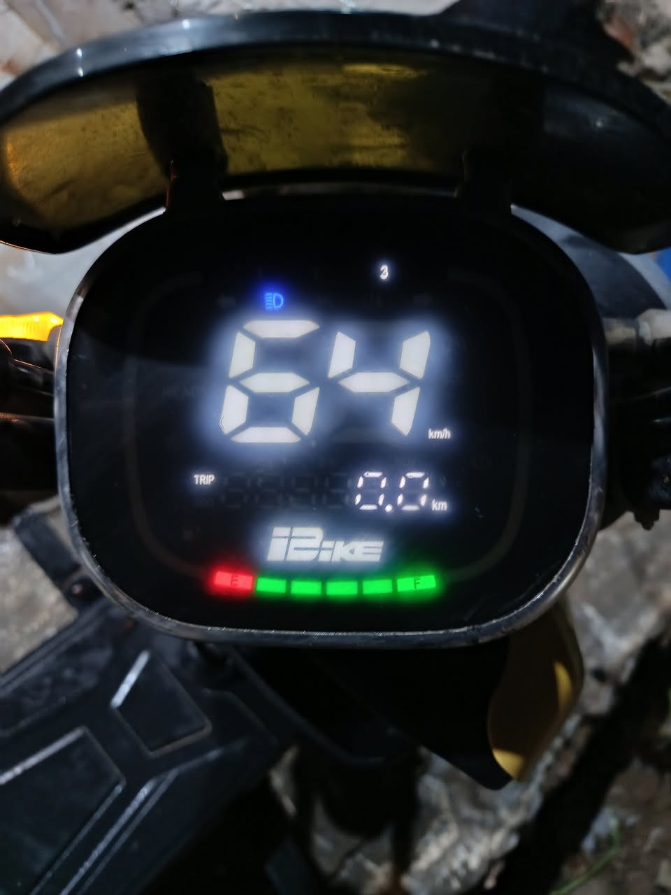 السلام عليكم ورحمه الله وبركاته دراجه شحن شركة حيدر النيار حجم (١٤) البطاريه (٤) الون {اصفر 💛}٢٠٢٤ سعر ﴿٢٧٥الف  ﴾ العنوان البصره ابو الخصيب قرب جامع باب طويل رقم الهاتف/ ***********
