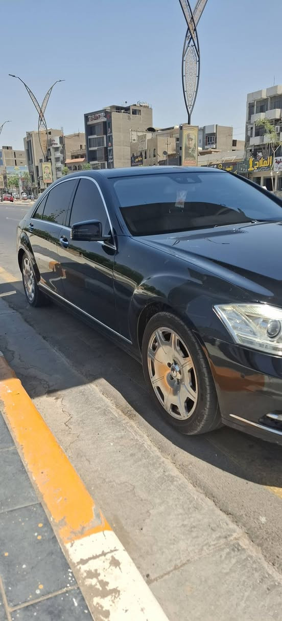 السلام عليكم،، مارسدس s 550 موديل ٢٠١٠ ،، سيارة غنية عن التعريف والمواصفات ،، بأسمي رقم بغداد ،  سيارة جاهزة من حدادية وكهربائيات وتبريد ثلج، بردات خلفية ،، ثلاجة،، تحكمات كشنات تدفئة تبريد،، السعر ١٧٥ ،، العنوان بغداد،، اتصل *********** ،،
