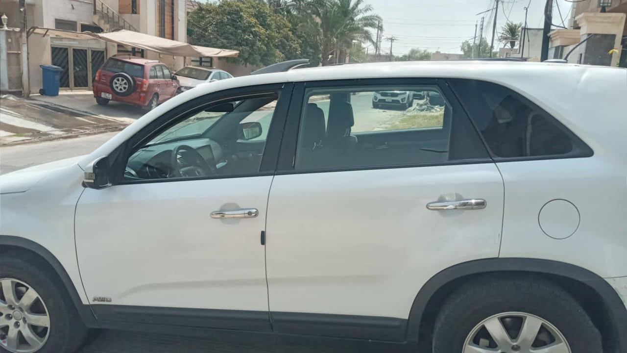 للبيع سياره كيا سورنتو أمريكي موديل حادث غرق (  ٢٠) بالمئة  كهربائيات سليمه  السياره صار.(   ٨ ) سنوات  عدنه محرك  كير  كهربائيات مكفول لاضربه ولا صبغ مجرد وجود رصعات وطخه خفيفه بالصندوق منظومه تبريد جديد نقوصات السياره  اذان محرك  + بلبرن  الموديل ١١ حجم المحرك ٢٤٠٠ دوش  السعر ١٣٢ وبيه مجال الاتصال *********** واتساب
