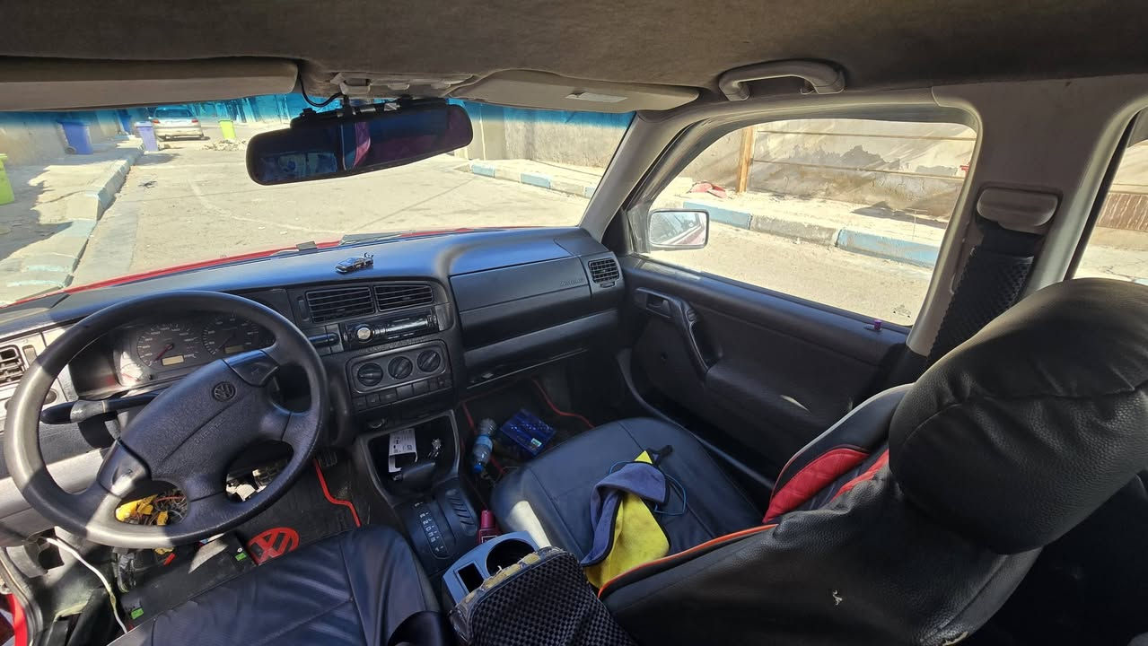 🚨 للبيع كولف MK3 موديل 1995 
🔥 محرك 2000 سي سي
⚙️ كير أوتوماتيك
❤️ لون أحمر مميز
🔒 سكيورتي

✅ السيارة جاهزة بالكامل وما تحتاج فلس:
❄️ تبريد ثلج
🔧 حدادية ممتازة
🛞 تخم تايرات جديد
🛞 سبير جديد
✨ رنكات BBS فضية على الأربع جهات، تعطي السيارة منظر رياضي وجذاب.

📄 رقم بغداد وباسمي، والتحويل خلال ثاني يوم.
📍 الموقع: بغداد – الزعفرانية.

السيارة استخدام مرتب، فحصها بأي مكان يعجبك، وجاهزة للاستخدام  للجادين فقط، والبيع من صاحبها مباشرة.
للتواصل مراسلة خاص أو اتصال. *********** 
السعر 55 و بيها مجال
