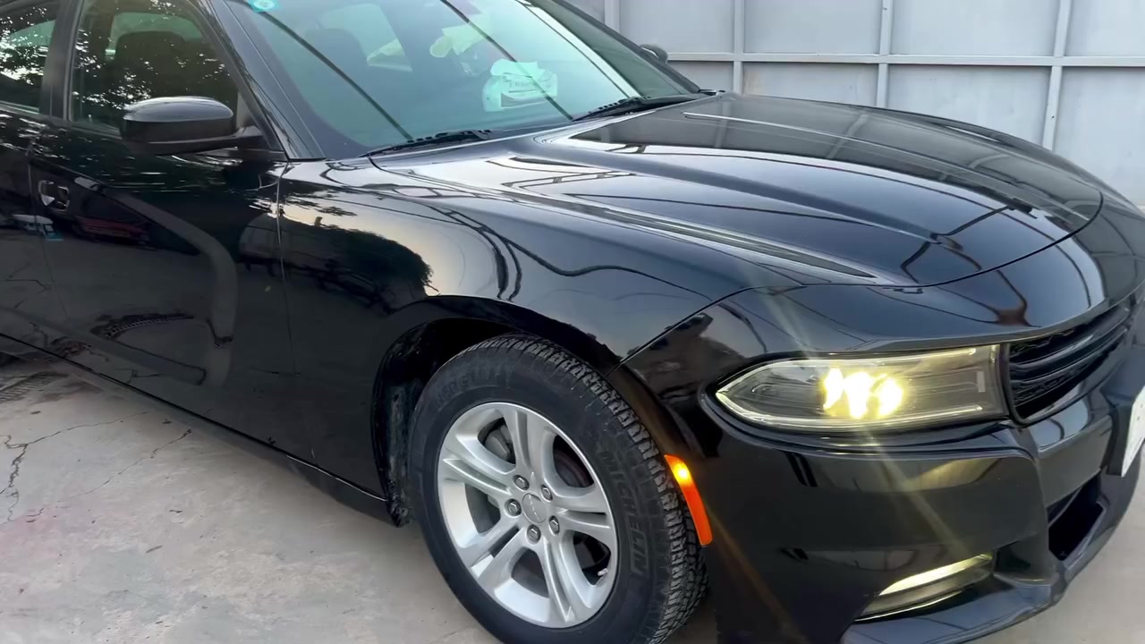 للبيع جارجر موديل 2022 رقم بغداد مكينه 3600  SXT  السياره جديده بمعنى الكلمه ماشيه 33   السياره بيه بارد ابخشم الجاملغ الامامي والباقي مكفوله من التبديل والشخط والبارد بالعافيه عل ياخذه م ***********
