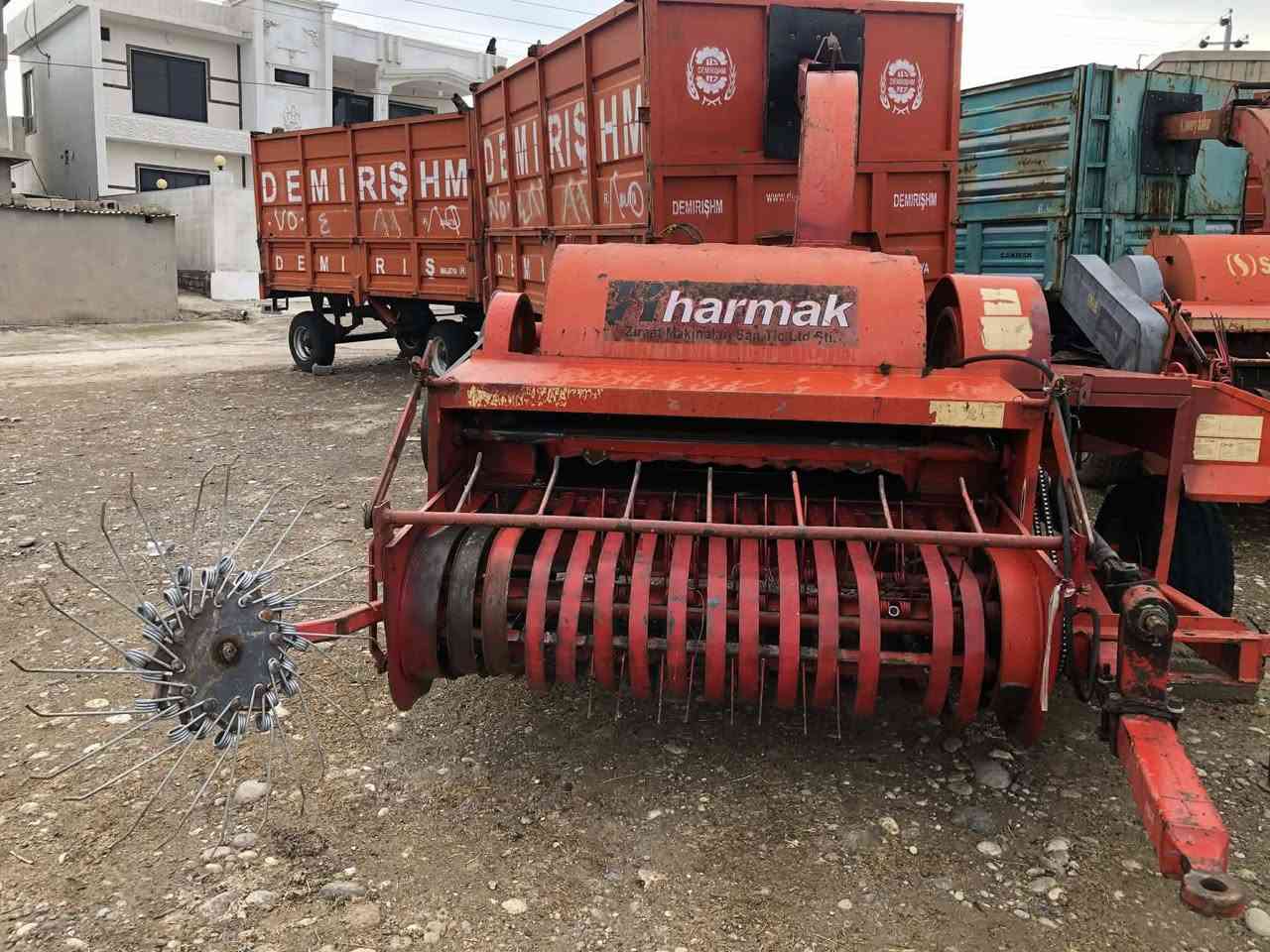 للبيع دكاكه هارماك موديل 2017نضیف ٢عربانه كورك ***********اسیا 
***********کورەک
***********زین
