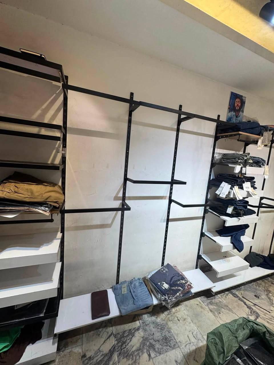 غراض محل البيع رفوف وسجاج
40 راف 
السعر الرف ٦ الف 
السجه الفين دينار


**إذا كنت صاحب هذا الإعلان وتريد حذفه لأي سبب، رجاءا أرسل رسالة إلى الدعم الفني**