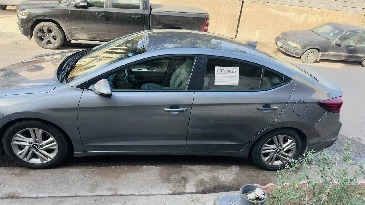 النترا 2019
وارد امريكي محرك 2000 دوش
كير AT المرغوب
المواصفات :
شاشة كبيرة
كاميرا دوارة
تحكم كامل
كروز سرعة
توقف ذاتي
مانع انزلاق
تعديل مسار
سنويه بأسمي تحويل ثاني يوم

3 وضعيات قيادة ( نورمال - سبورت - سمارت ) الحادث قبغ صندوق بدون ايرباك ماشية 96,600 الف ميل مكان السيارة بغداد نفق الشرطه 
السعر 150$ بيها مجال بسيط

***********
