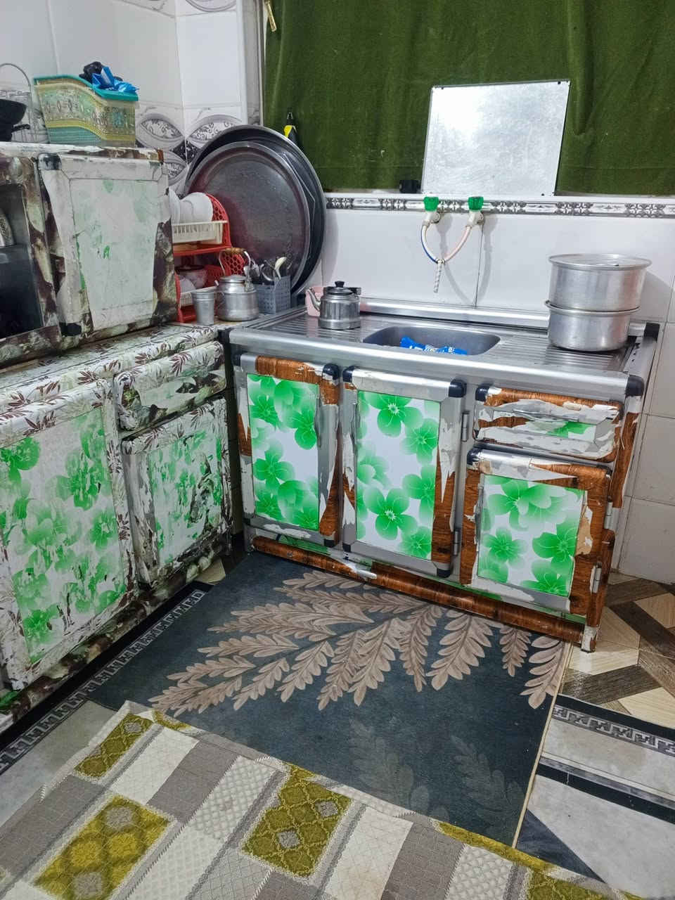 كاونتر للبيع السعر 200 وبيه مال ***********
