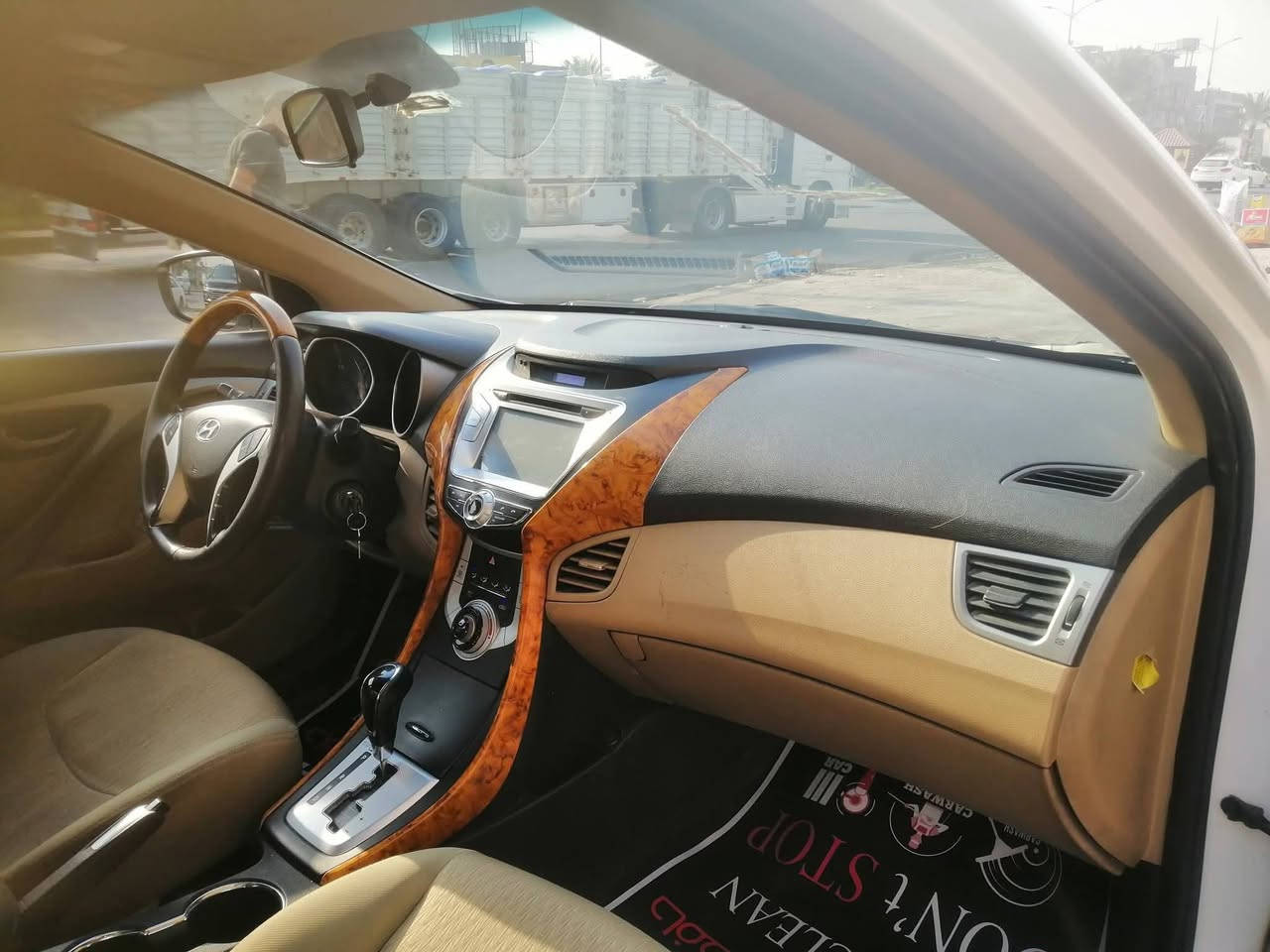 النترا موديل ٢٠١٣ بيضة خليجية فول عدا البصمه مكفول كفاله عامه ماشيه ١٢٥ الف المواصفات
اسلايت
دشبول واستيرن صاج
شاشه كبيره
كامره خلفيه
ويل ١٦
المحرك 1800 دوش المرغوب
السعر 110 ورقه بيه مجال للأستفسار اتصل على الرقم *********** مموجود ماسنجر ولافيس فقط عل رقم اتصلو وتساب ورصيد
