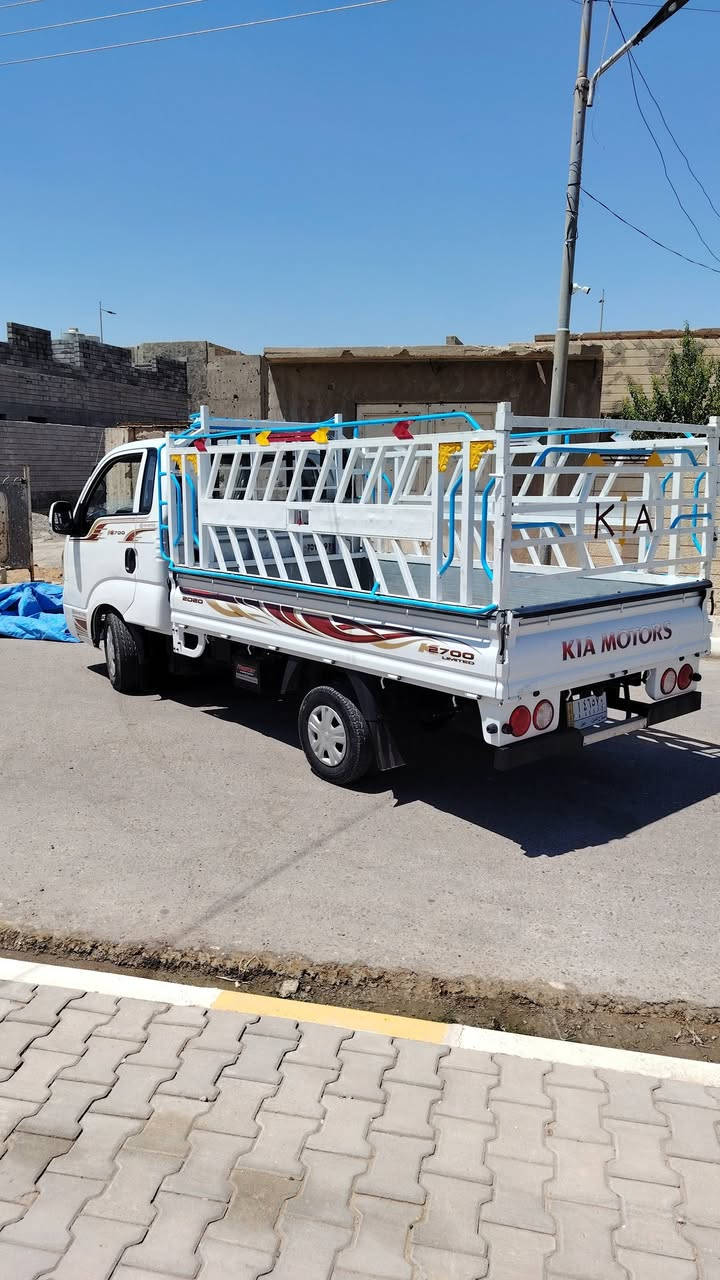 كيا ٢٠٢٠ شكل جديد رقم صلاح الدين مشروع وطني محرك كير شرط تبريد ثلج تخم تاير و صدر جديد شاصي شرط ماشيا ١٤٩  سياره بيها صبغ بل ربعيه مئشر علي باقي مكفولة كفالة عامه مال بيت واحله من صور بدون محجل سعر ١٢٨ وبيها مجال مكان سياره بيجي *********** ***********

