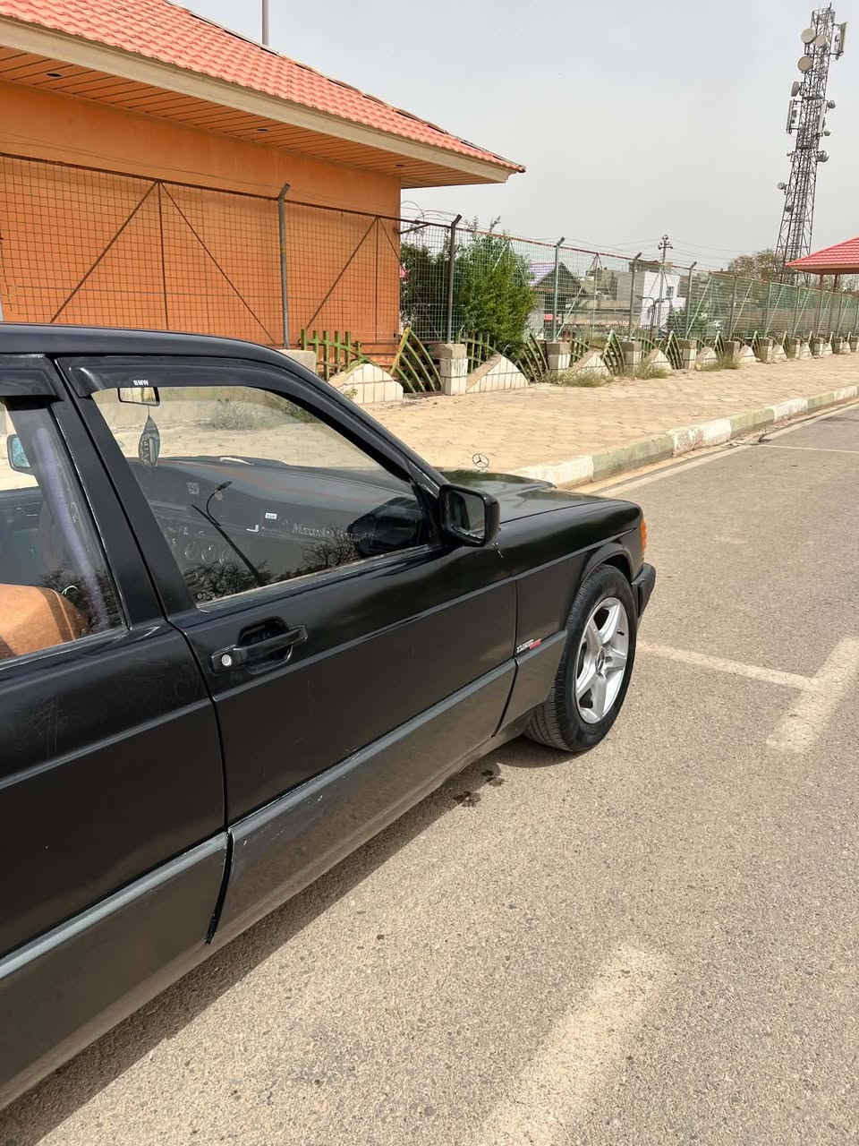 سلاوي خوا لةهةمو لايةك 
مارسيدز بؤفرؤشتن 
١٩٠
سةنوي اوةليات بةشةرت 
گيرو مةكينة بةشةرت 
سلايت 
مؤديل ١٩٩١
دوجام كارةبا 
زؤر پاكو جوانة 
تةبريد بةشةرت .
سارةكة خاوينةو مالي دؤستة 
ادمين 🌹🌹

ژ ***********
