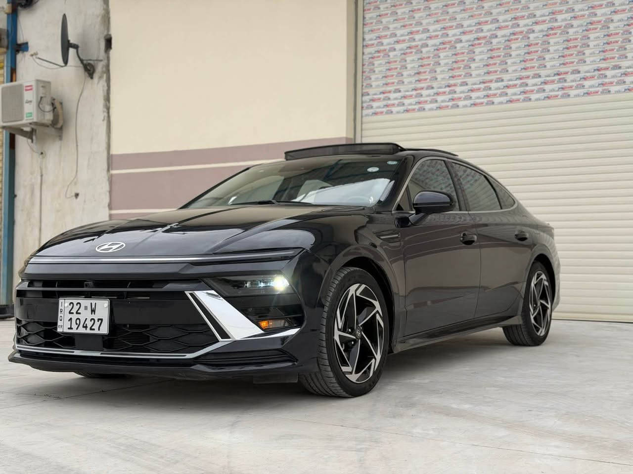 شوف تفاصيل مذكوره واتصل بالرقم
هونداي سوناتا 2024 فول 1/1 
محرك :2500 تنفس طبيعي 
عداد مشي : 19 الف مايل 
مواصفات 
1_بصمة
2_بصمة ابواب لمس مو دكمة
3_ تشغيل عن بعد 
4_فول بانوراما 
5_لد امامي مع عدسات زنون 
6_ كشافات 
7_اشاير مري 
8_ نقطه عمياء 
9_ لد خلفي
10_كشنات كهرباء 
11_ تدفئة كشنات 
12_شحن واير لس 
13_شاشه تبريد منفصل 
14_ سايد بريك كهرباء 
15_ اوتو هولد 
16_كير تعليك 
17_ شفتات ستيرن 
18_بصمه جنطه 
19_مانع انزلاق 
20_تحكم وضعيات قياده 
21_شاشه متصل مقوسة 
تدعم خرائط وكاربلي 
22_رادار امامي وكامره رادار 
23_كامره خلفية دقه عاليه 
24_حساسات اوتو ستوب 
25_فول تحكم ستيرن مع قياده ذاتيه 
مرقم اربيل الدولي الجديد 
(تحويل مباشر )
سياره بيها جاملغ صبغ وطرف البنيد 
بدون دواخل شرط وباقي سياره كفاله عامه لا رصعه ولا شخط
مكاني بغداد - الكاظمية (چكوك)
للاتصال - ***********
