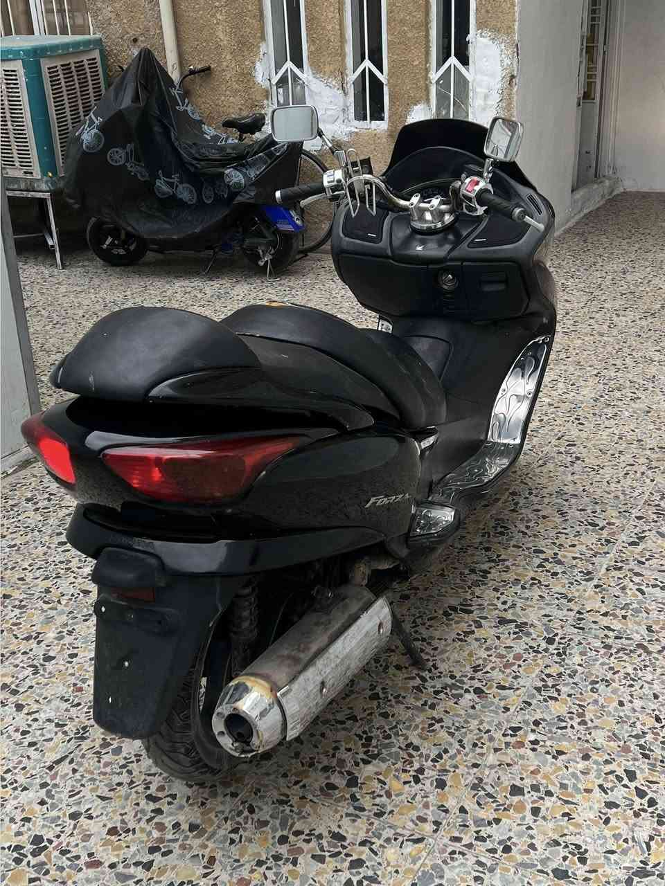 فورزه بصمه صفر ثمانيه
كامله دراجه مابيهه نقص 
كير شغال كهربائيات شغاله
مكاني بغداد *********** 
السعر ٩٥٠ الف
