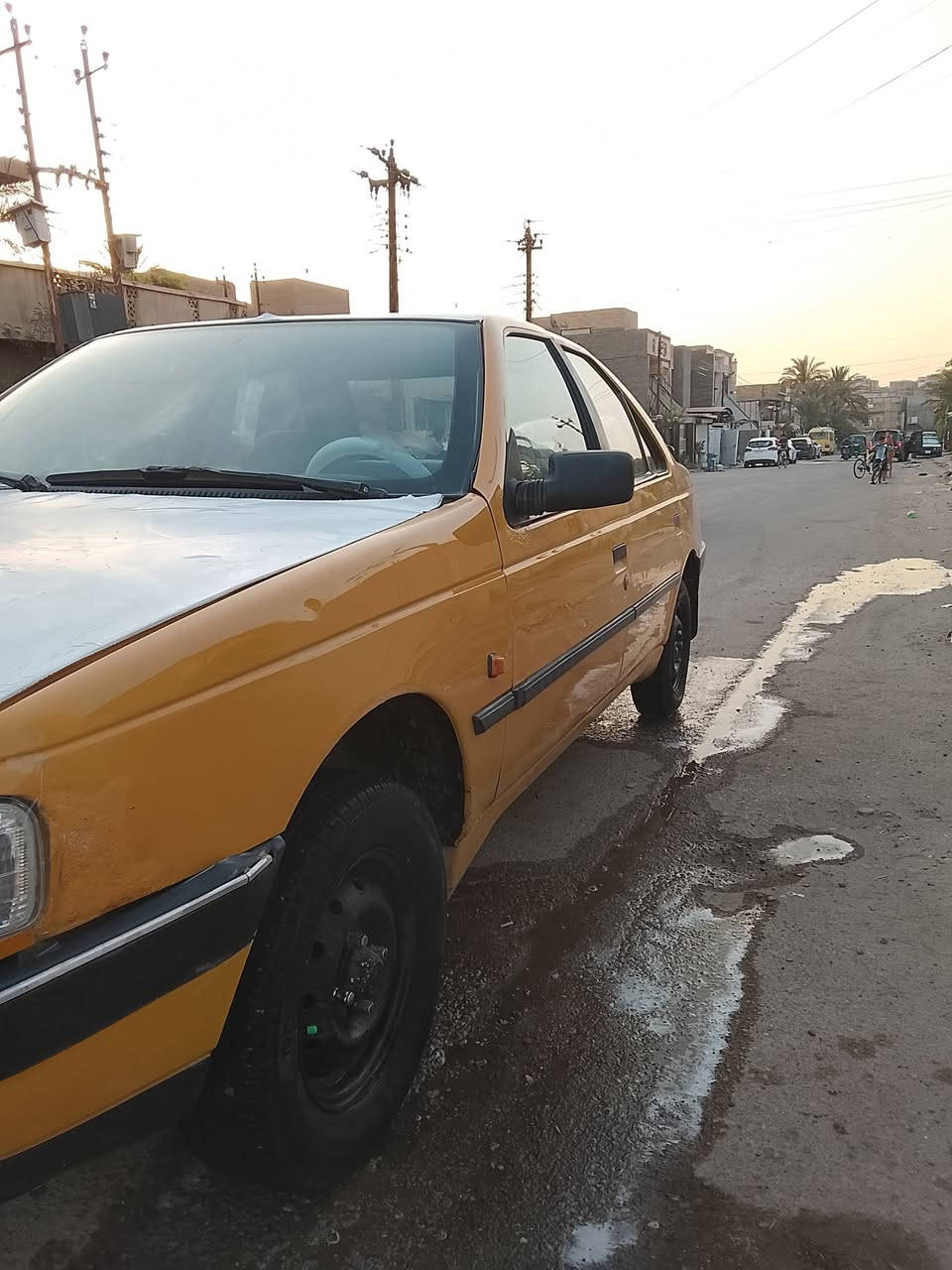 السلام عليكم من رخصت الادم بيجو روئ مديل2009كير ومكينه تبريد ثلج كشر كله مكفول تخم تاير صدر كله جديد لا تنقيص ولا تبخير كهربائيات كلها شغاله السياره بعد احلا من الصور سنويه ل30 هئا مصفره ربع ما عليها تحويل ثاني يوم رايدها ب27 وبيها مجال بصيط مكاني بغداد البياع قرب الشهداء وهذا رقمي ***********
