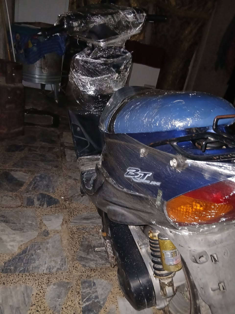 دراجه بيجي دراجه خير من الله دراجه حلوه نضيفه فوك ما تصور شلعه معدل صوت خرسه مكينه مكفوله بدل بيه قبق مال كفر مال مكينه وسجه مال كفر مثل ما موضح بالفيديو دراجه مابيه ولا خلطه ولا نقص بيه شي كهربائياته كله شغاله سلف هندر بكل وقت شغاله دراجه فول صارله 5اشهر من نزلت رمبه ما متعوبه درجه العنوان بغداد مدينه الصدر رقم تلفون ***********
